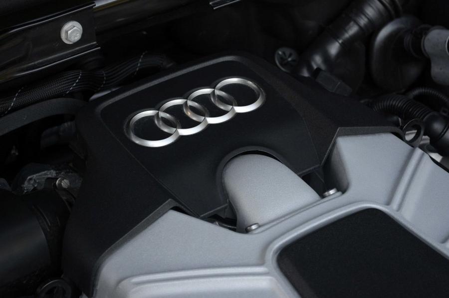 Моторный отсек Audi SQ5 TFSI (8R) 2013 года  (NA) (фото 67 из 82)